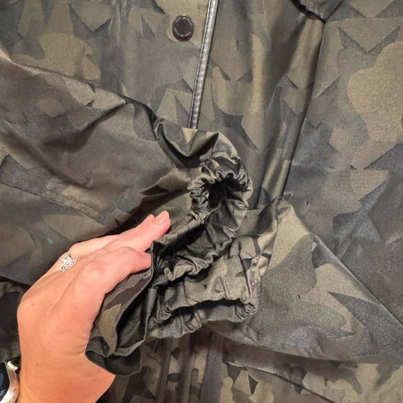 Avec les Filles Camouflage Hooded Women's Jacket - Picture 5 of 5
